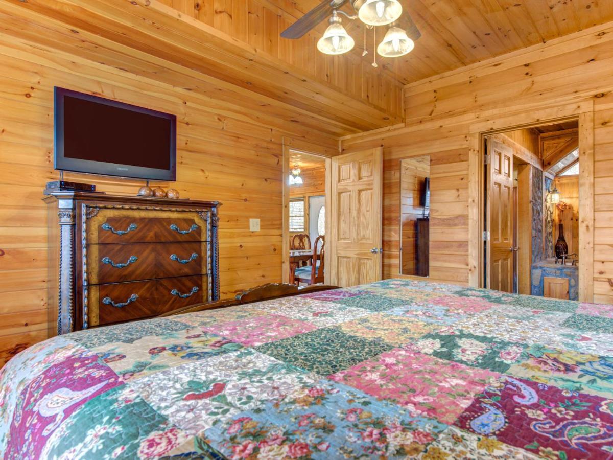 Splashing Sunrise, 2 Bedrooms, Private Pool, Arcade, Hot Tub, Sleeps 6 Пиджен Фордж Екстериор снимка